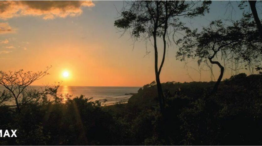 Exclusive Deal in the heart of Ostional