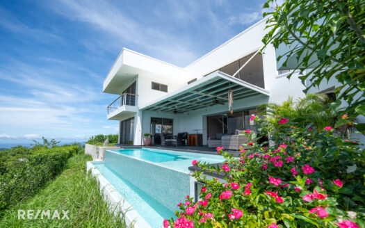 villas in puerto carrillo