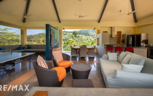 VILLA PARADISE Off-Grid Eco-Luxury Solar Powered Home—-Privacy, Freedom, Sustainable Living