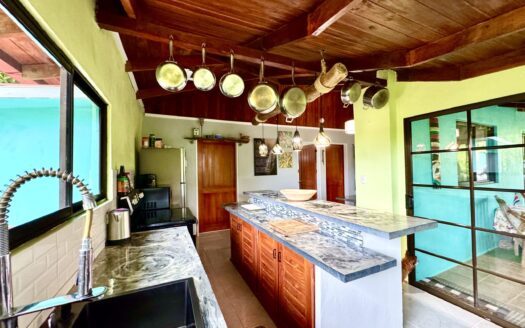 🏡 Casa del Sol – Fully Renovated 3-Bedroom Home Near Playa Sámara