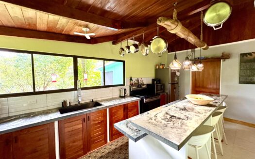 🏡 Casa del Sol – Fully Renovated 3-Bedroom Home Near Playa Sámara