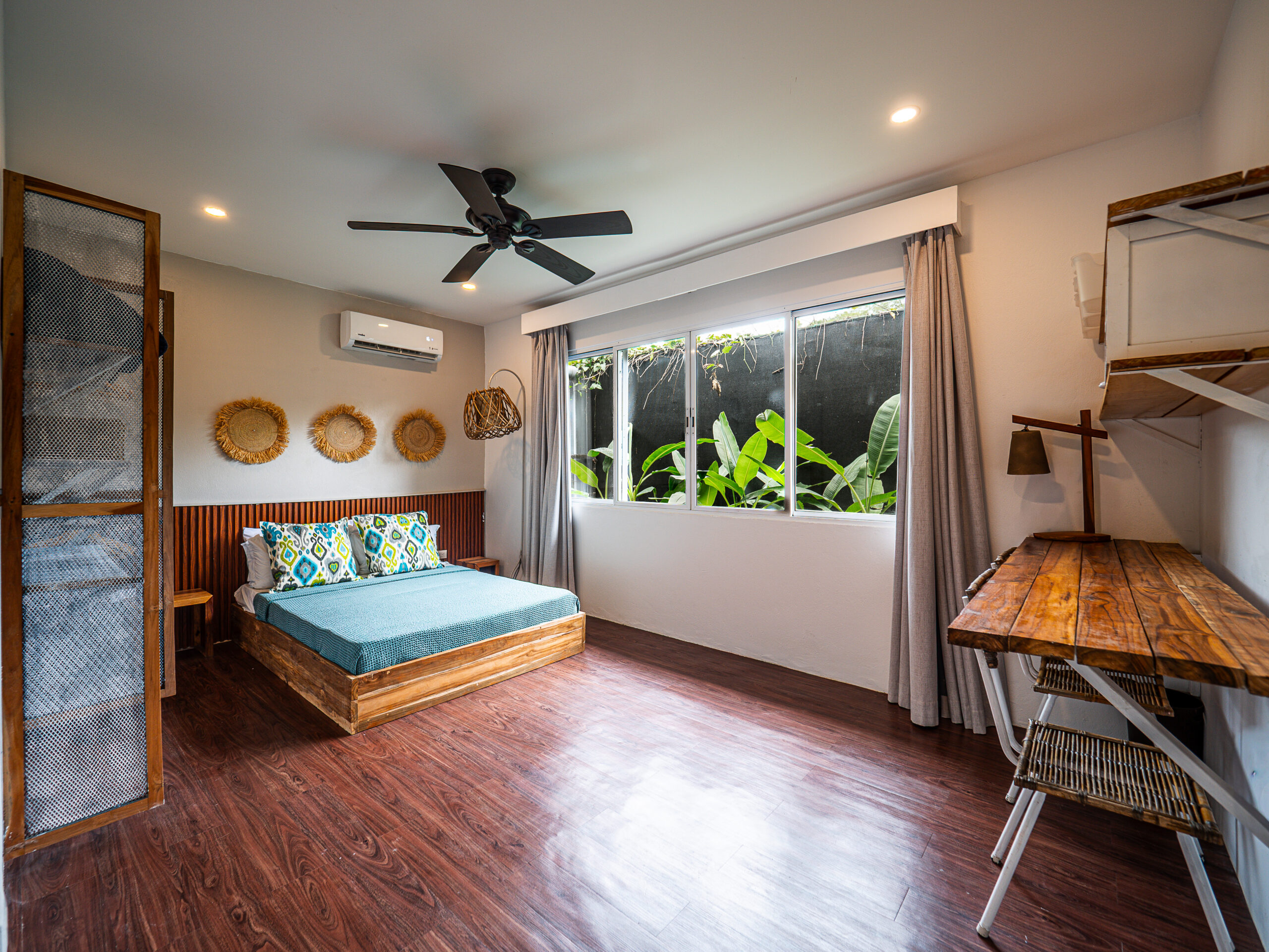 Modern Tropical House 2 min from Del Mar Academy