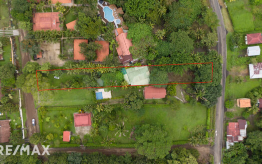 CASA DE JOE – On 2 Lots !!