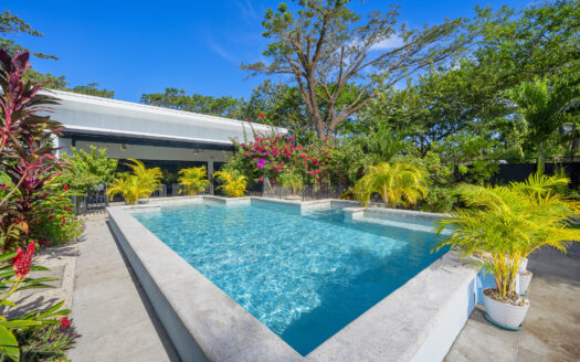 Boutique Retreat in Sámara – Multi-Unit Income Property Walking Distance to the Beach