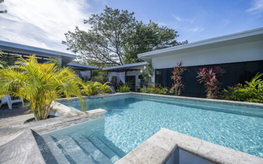 Boutique Retreat in Sámara – Multi-Unit Income Property Walking Distance to the Beach