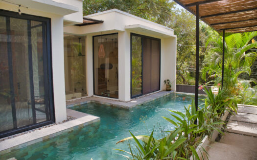 Prime Real Estate: Tropical Villa 5 min from Playa Pelada