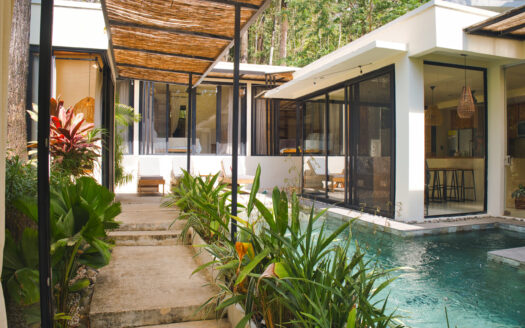 Prime Real Estate: Tropical Villa 5 min from Playa Pelada