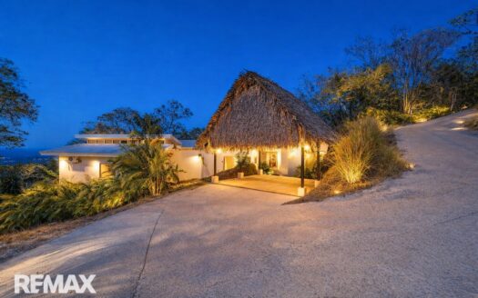 Casa Luna – Ocean View Luxury Estate on 3 Parcels in Sámara, Costa Rica