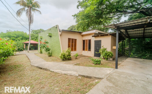 5-Bedroom Home in Nicoya Center with Commercial Potential
