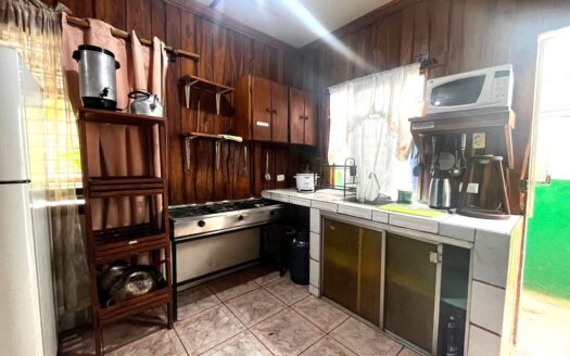 Established 8-Unit Rental Business in Sámara